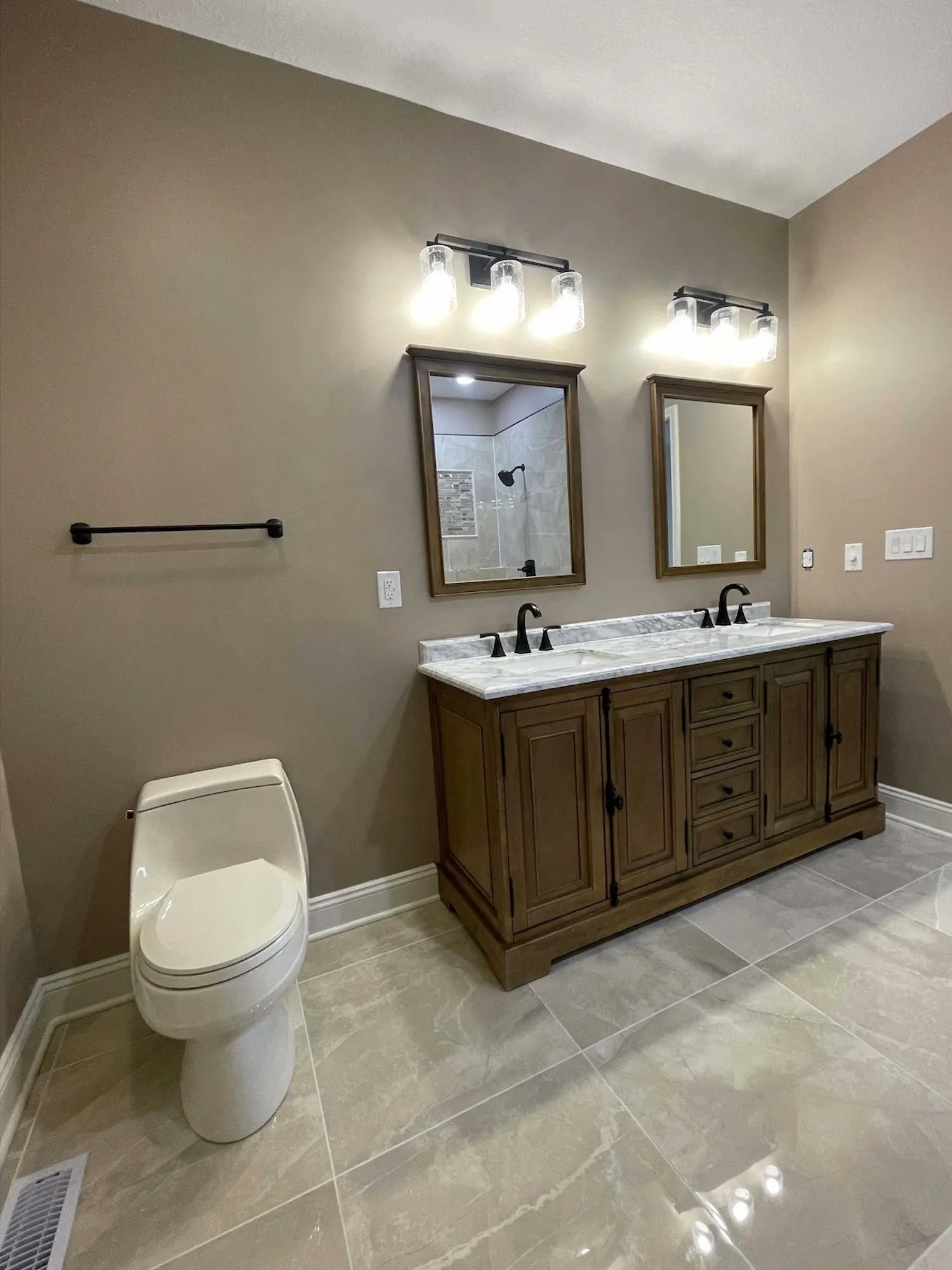 Modern bathroom vanity