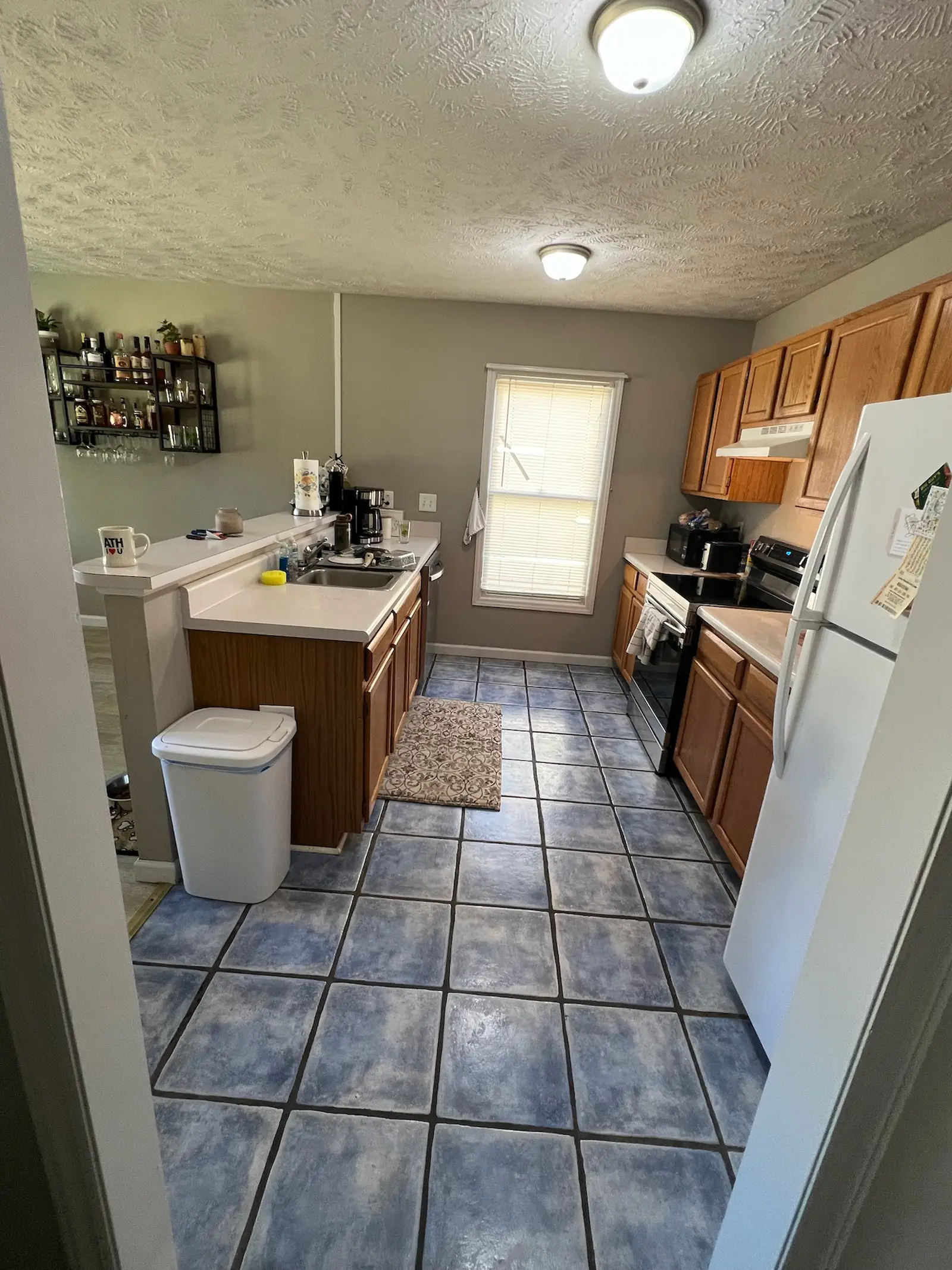 Kitchen before remodel